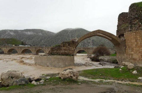 پایه مادر پل های ایران بر اثر سیلاب لنگ شد