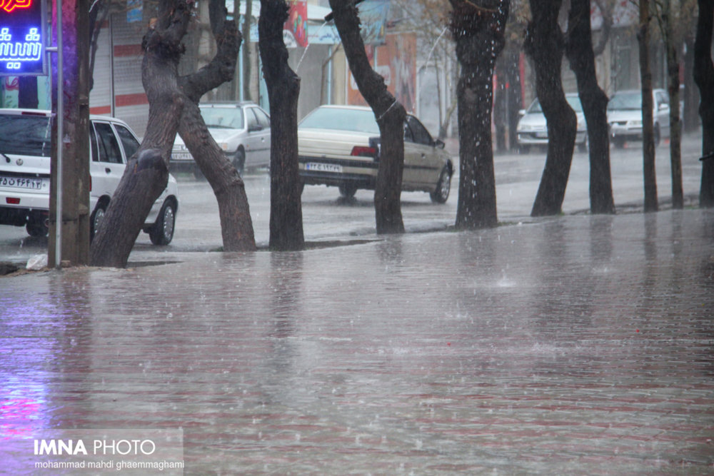 بارش رگبار، رعدوبرق و صاعقه در انتظار اصفهان است
