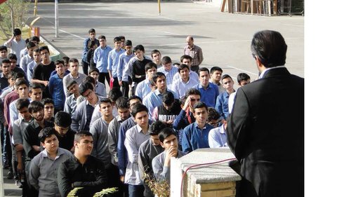 ۸۰۰۰ دانش‌آموز تهرانی سرگردان می‌شوند