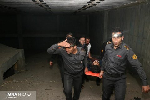 سقوط مرد ۳۷ ساله در چاهک آسانسور شهرک زاینده رود