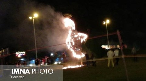 عامل آتش‌سوزی مجسمه طاووس در شیراز دستگیر شد