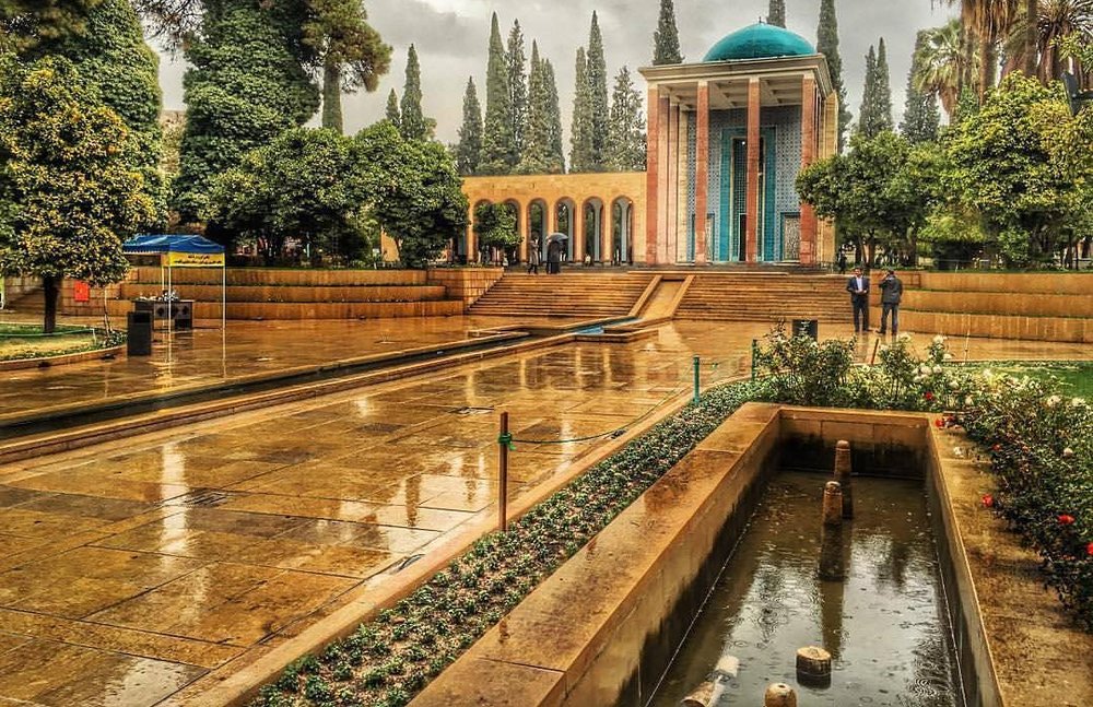 Sa'dia; burial place of grand Iranian poet