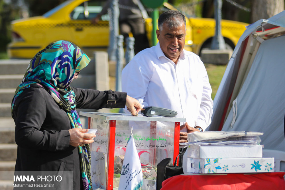 مردم اصفهان بیش از سایر استان‌ها به سیل‌زدگان کمک کردند