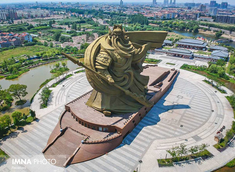 مجسمه Guan Yu در ژیانگ ژو در چین