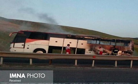 آتش‌سوزی اتوبوس در جاده هراز/ حادثه مصدوم نداشت