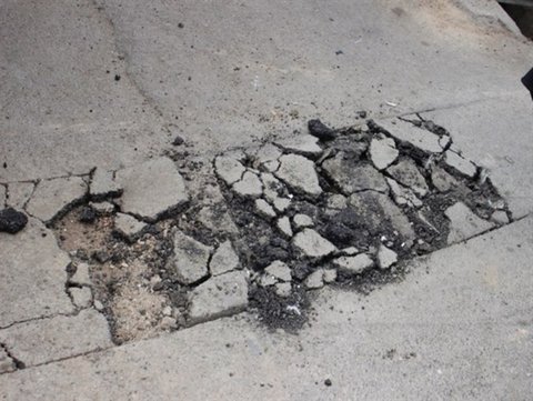تخریب آسفالت خیابان‌ها بدون هماهنگی با شهرداری انجام می‌شود