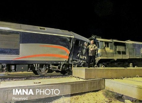برخورد قطار با پراید در ساری یک کشته داشت