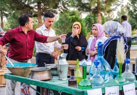 برگزاری نخستین "جشنواره شربت‌های گیاهی" در نطنز