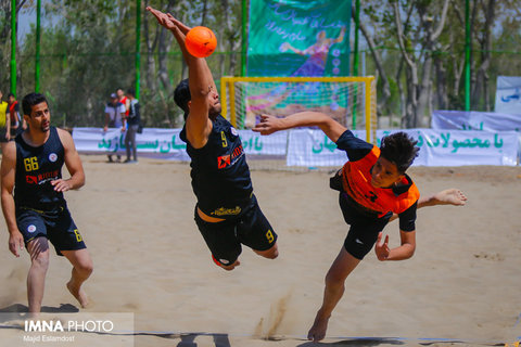 افتتاحیه مسابقات هندبال ساحلی