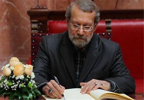 علی لاریجانی کفالت مردم نطنز، بادرود و قمصر را پذیرفت