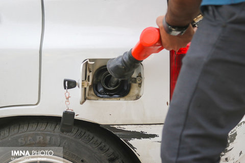 زنگنه: تصمیمی برای سهمیه‌بندی بنزین اتخاذ نشده است