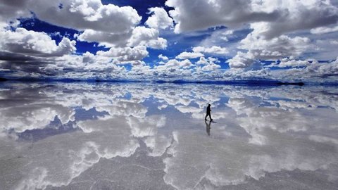 بزرگ‌ترین آیینه طبیعی جهان در بولیوی