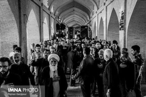 قافله عزای حضرت خدیجه(س) در بازار اصفهان