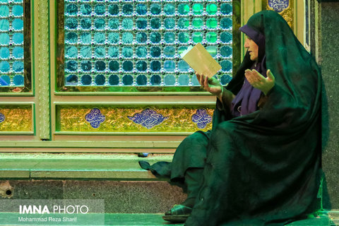 احیای شب نوزدهم ماه مبارک رمضان در امامزاده سید محمد خمینی شهر