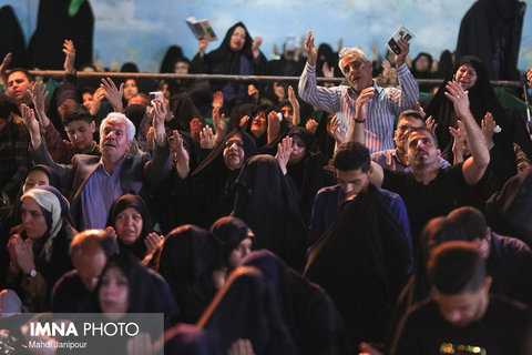 احیای شب نوزدهم ماه مبارک رمضان در گلستان شهدا