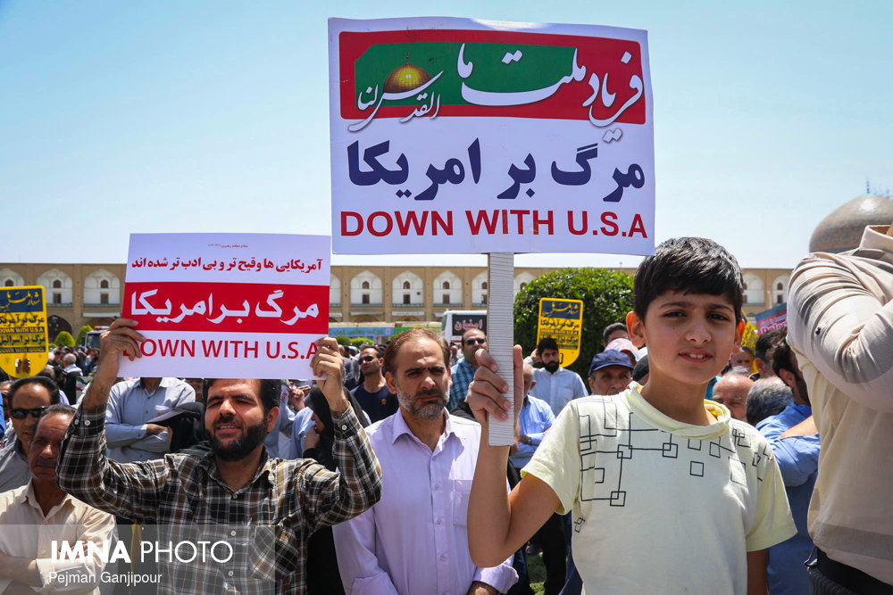 راهپیمایی مردم  نطنز و بادرود در محکومیت ‌اقدامات آشوبگرانه اشرار  و بدخواهان نظام