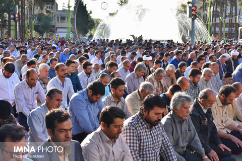 نماز عیدسعید فطر در نجف آباد