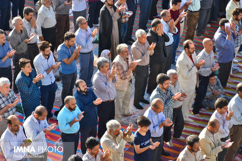 نماز عیدسعید فطر در نجف آباد