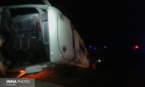 ۳ کشته و ۱۲ مجروح در برخورد اتوبوس "اصفهان-رشت" با نیوجرسی در قم