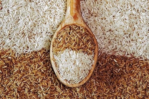 خواص انواع برنج سفید و قهوه‌ای + آب برنج برای پوست و مو