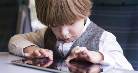 اینترنت و خطر ابتلای کودکان زیر ۵ سال به اختلالات روانی