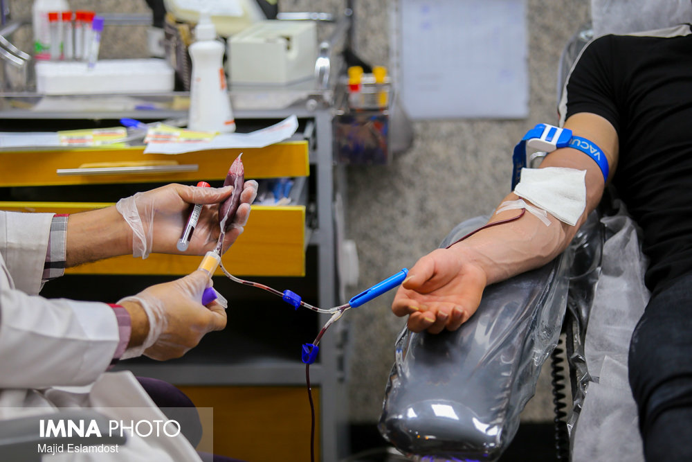 کاهش تعداد اهداکنندگان آبان‌ماه مراکز انتقال خون را با مشکل مواجه کرد