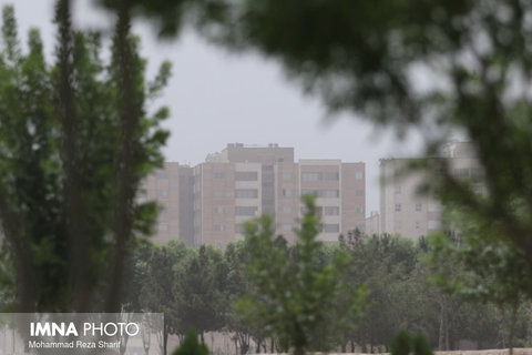 هوای اصفهان در ساعات صبح غبار آلود است/ افزایش ۲ درجه ای دما