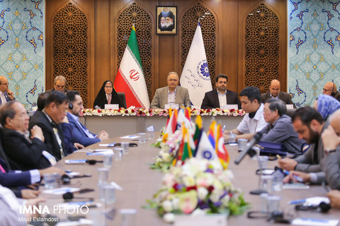 نشست اعضای مجمع مجالس آسیایی با اعضای اتاق بازرگانی اصفهان‎