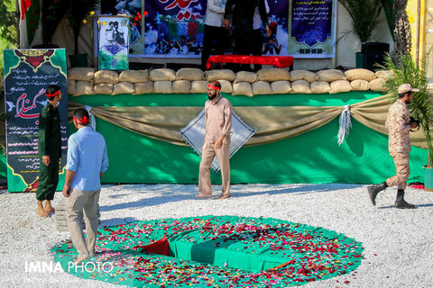 تشییع و تدفین شهید گمنام در لشکر زرهی ۸ نجف اشرف‎
