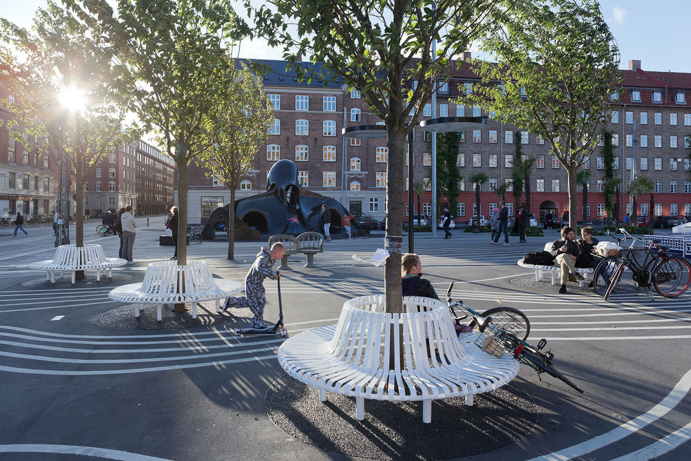 ایجاد حس صمیمیت با احداث فضاهای عمومی