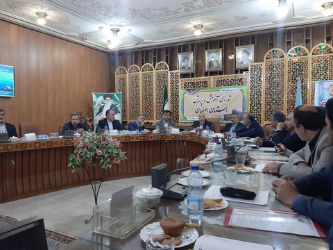 استاندار اصفهان: فرهنگیان برای آینده کشور حیاتی هستند