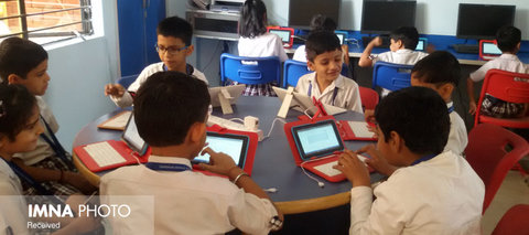 دانش‌آموزان در حوزه فناوری از معلمان پیشی گرفته‌اند