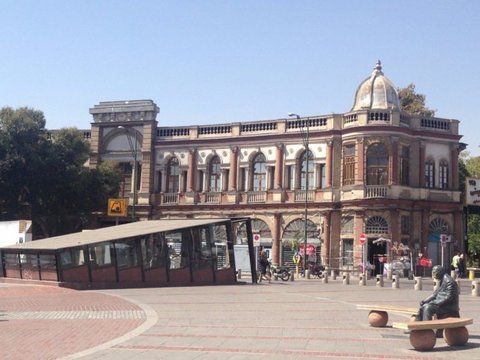 آنچه در میدان تاریخی حسن‌آباد سوخت