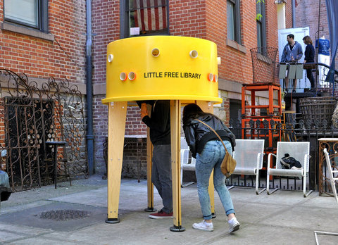 کتابخانه‌های رایگان در پیاده‌روهای منهتن