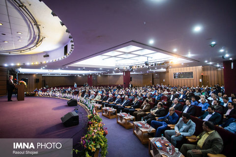 همایش هم اندیشی و تقدیر از شهرداران و دهیاران استان