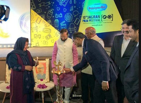 Anil Kapoor welcomes Pouran Derakhshandeh in 10th Jagran Film Festival in India
