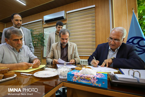 قدرت الله نوروزی شهردار اصفهان در جمع شهروندان منطقه ۹