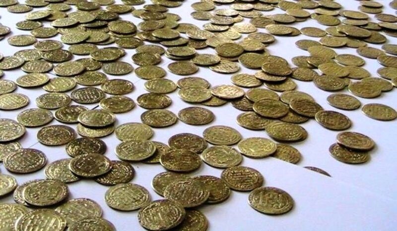 Ancient Coins, Antiquities Seized in Southern Iran