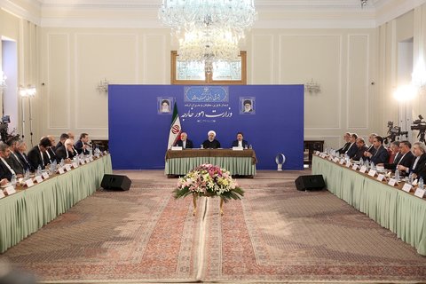 روحانی: وزیر خارجه نماینده کل ملت ایران است