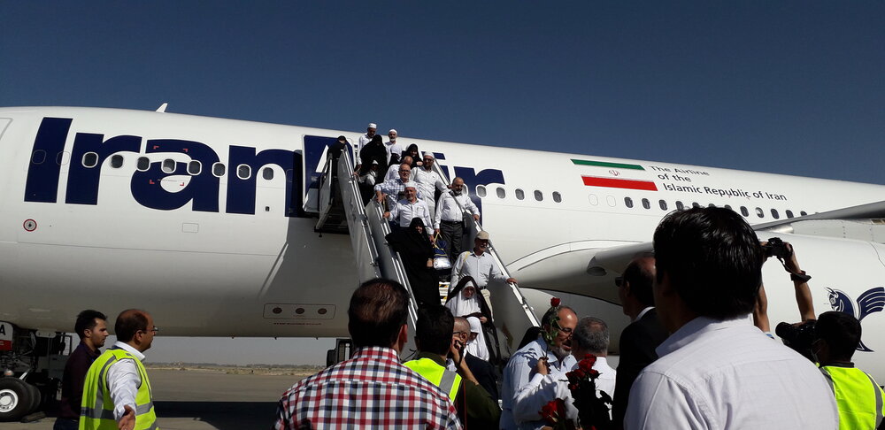 اولین کاروان حجاج به فرودگاه شهید بهشتی اصفهان وارد شد