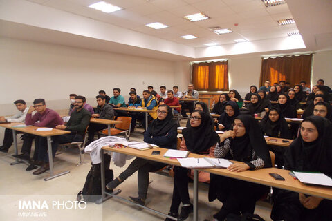 تحصیل ۸۴ دانشجو در دانشگاه شهرداری بیرجند
