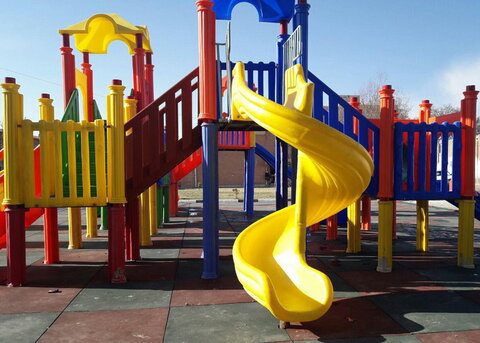 رنگ‌آمیزی مجموعه‌های بازی کودکان در ۷۰ پارک سطح شهر گرگان