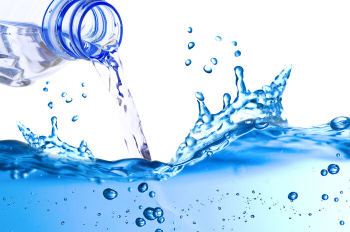 تأثیر میکروپلاستیک‌های آب آشامیدنی بر سلامت انسان