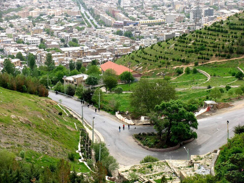 عملیات ساماندهی ورودی پارک امیریه سنندج اجرا شد