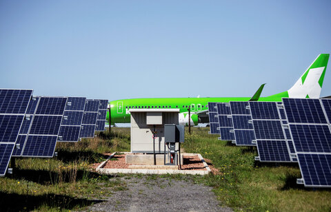 آمریکا صاحب نخستین فرودگاه ۱۰۰ درصد خورشیدی شد