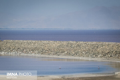 حجم آب دریاچه ارومیه کمتر از گذشته است