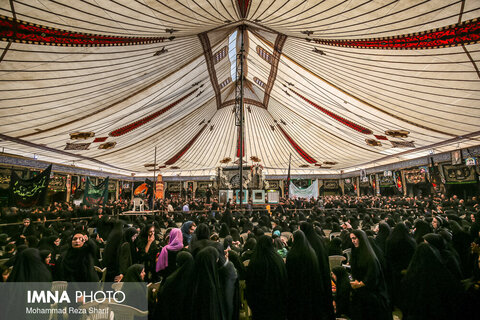 مراسم تاسوعای حسینی در امامزاده هارونیه اصفهان