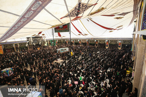 مراسم تاسوعای حسینی در امامزاده هارونیه اصفهان