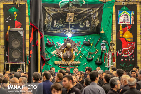 مراسم تاسوعای حسینی در امامزاده هارونیه اصفهان