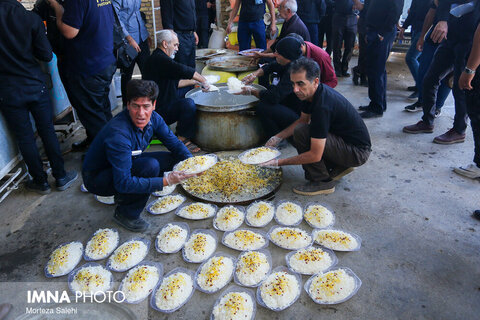 مراسم تاسوعای حسینی در روستای اراضی اصفهان